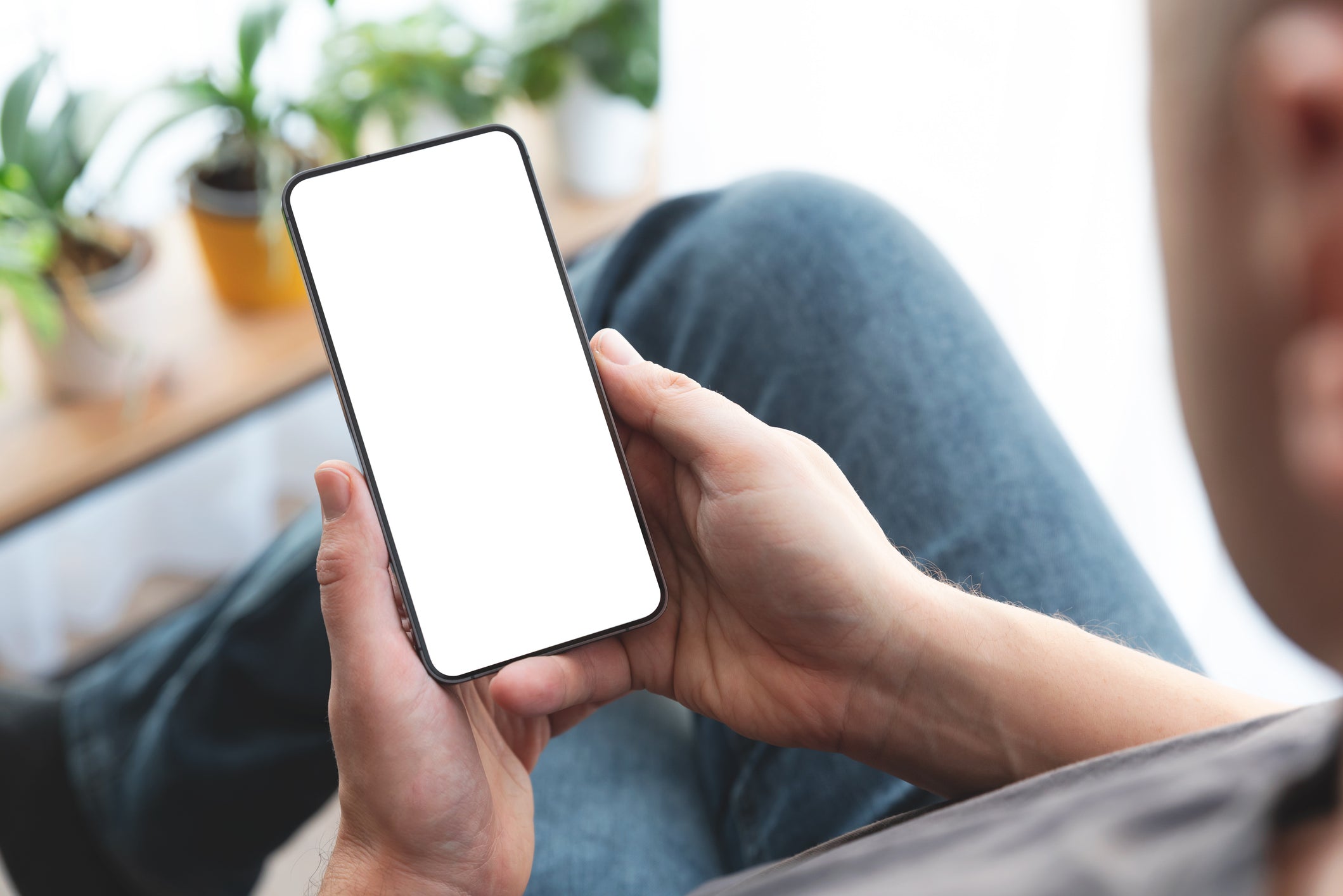 How to Build a Strong Brand Identity from Scratch